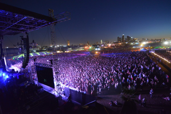 massive fyf crowd