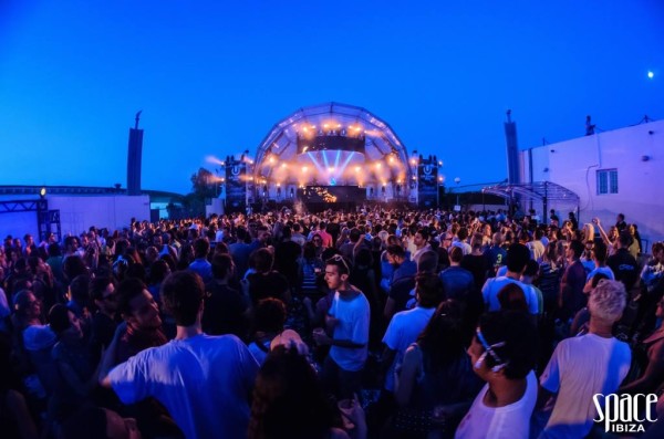 10694312_10152394750852393_473511718975567557_o