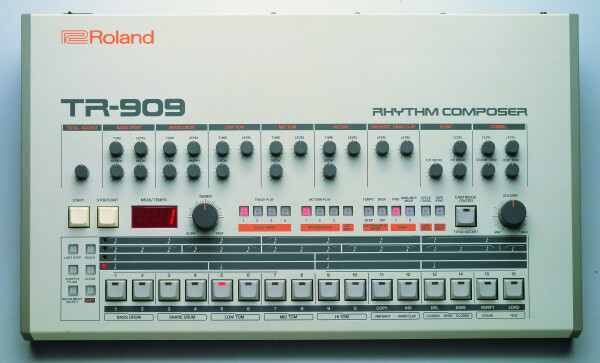 Roland 909