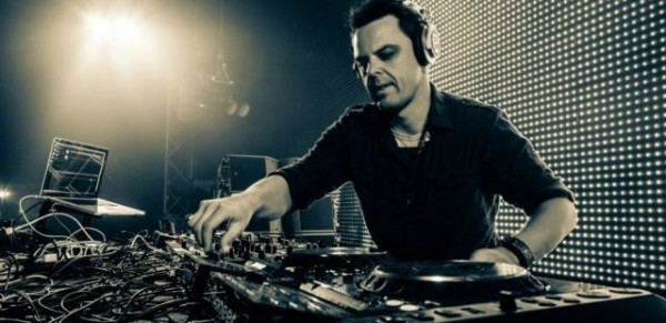 15180_1_markus-schulz-tops-digital-society-6th-birthday-celebrations-_ban
