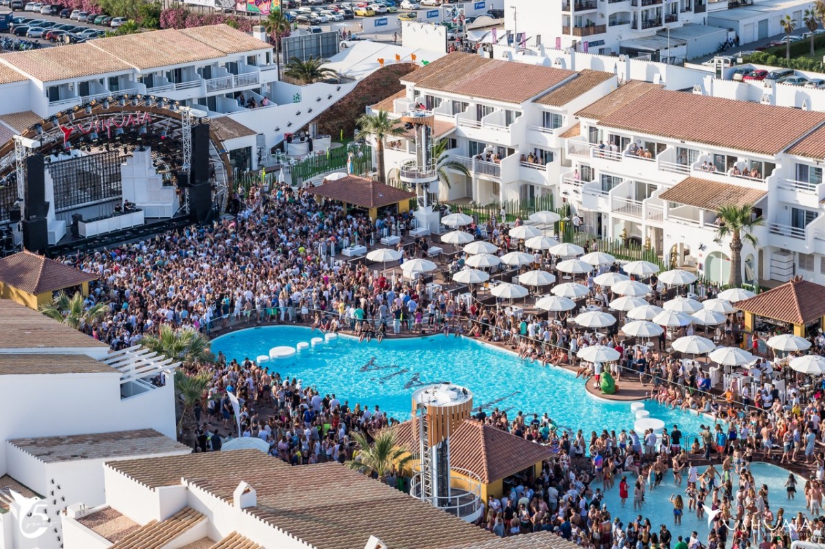 Last Year's UshuaĂŻa Opening Party