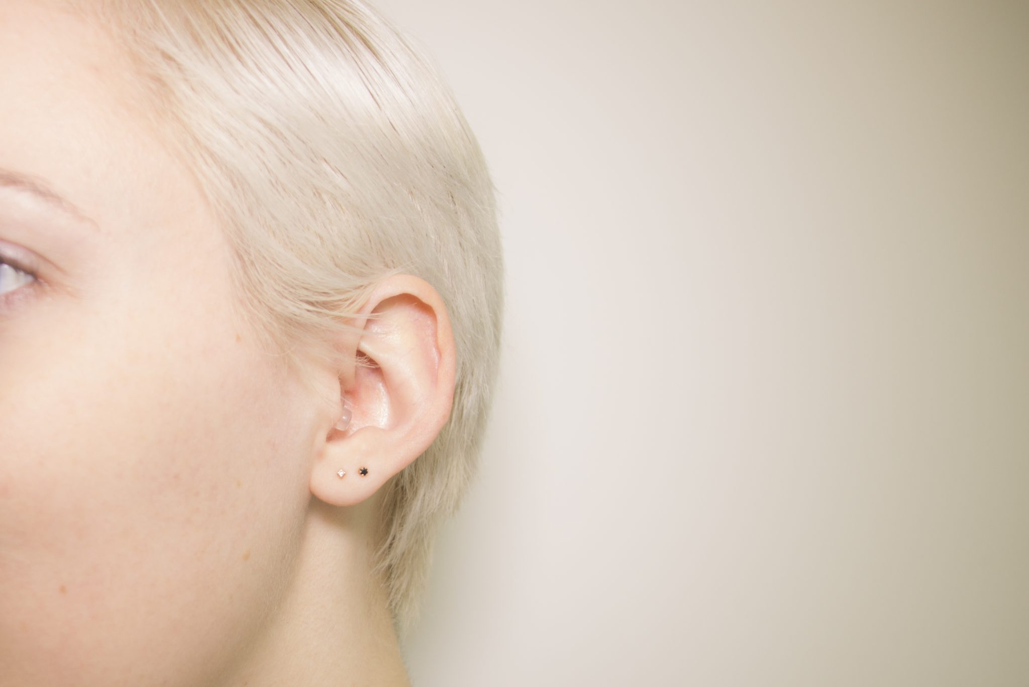 Clear Plugs In Ear_0002