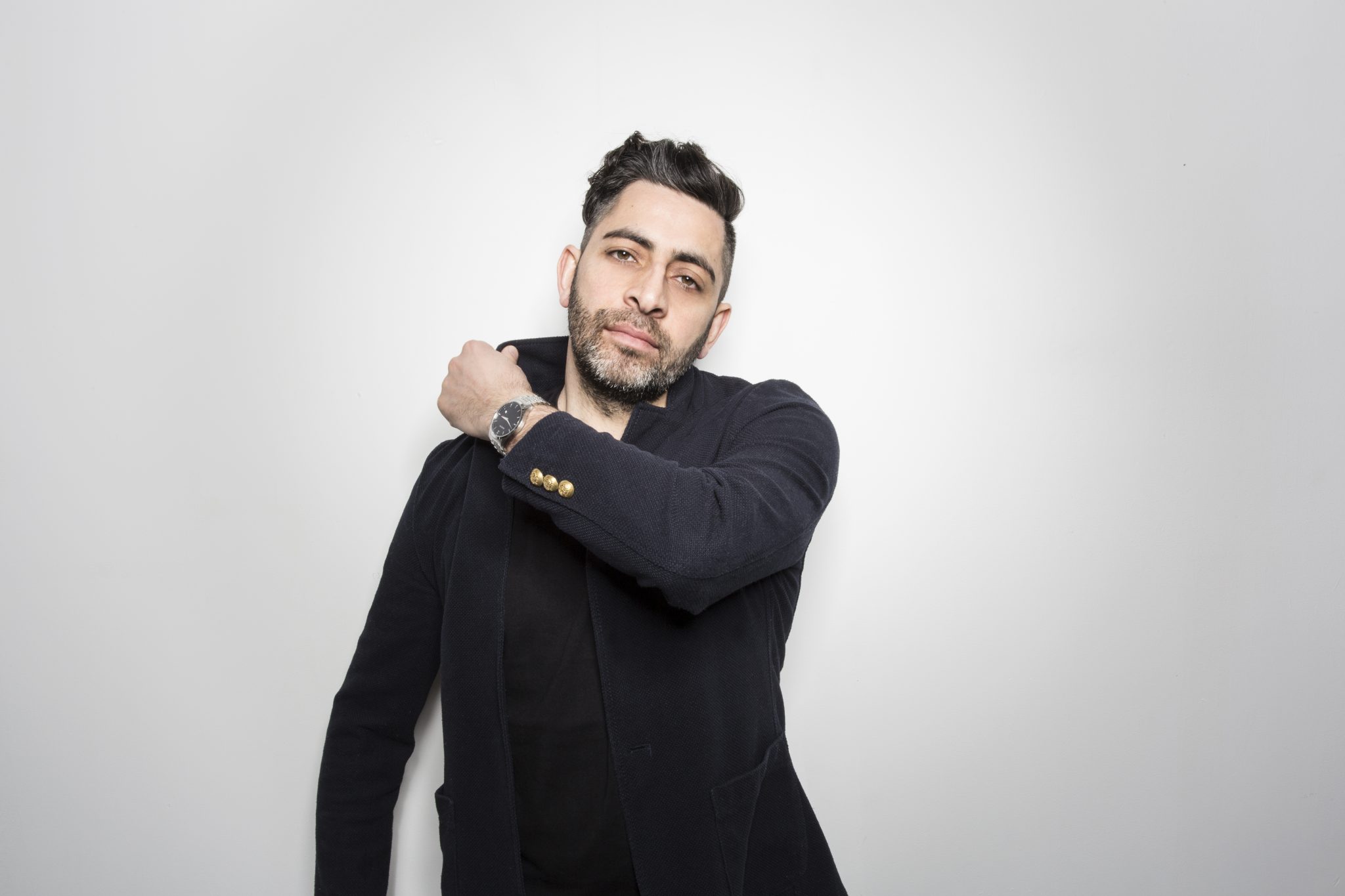 darius syrossian press pic for balance for booklet 1
