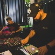 Trovarsi & Shaun Cruda