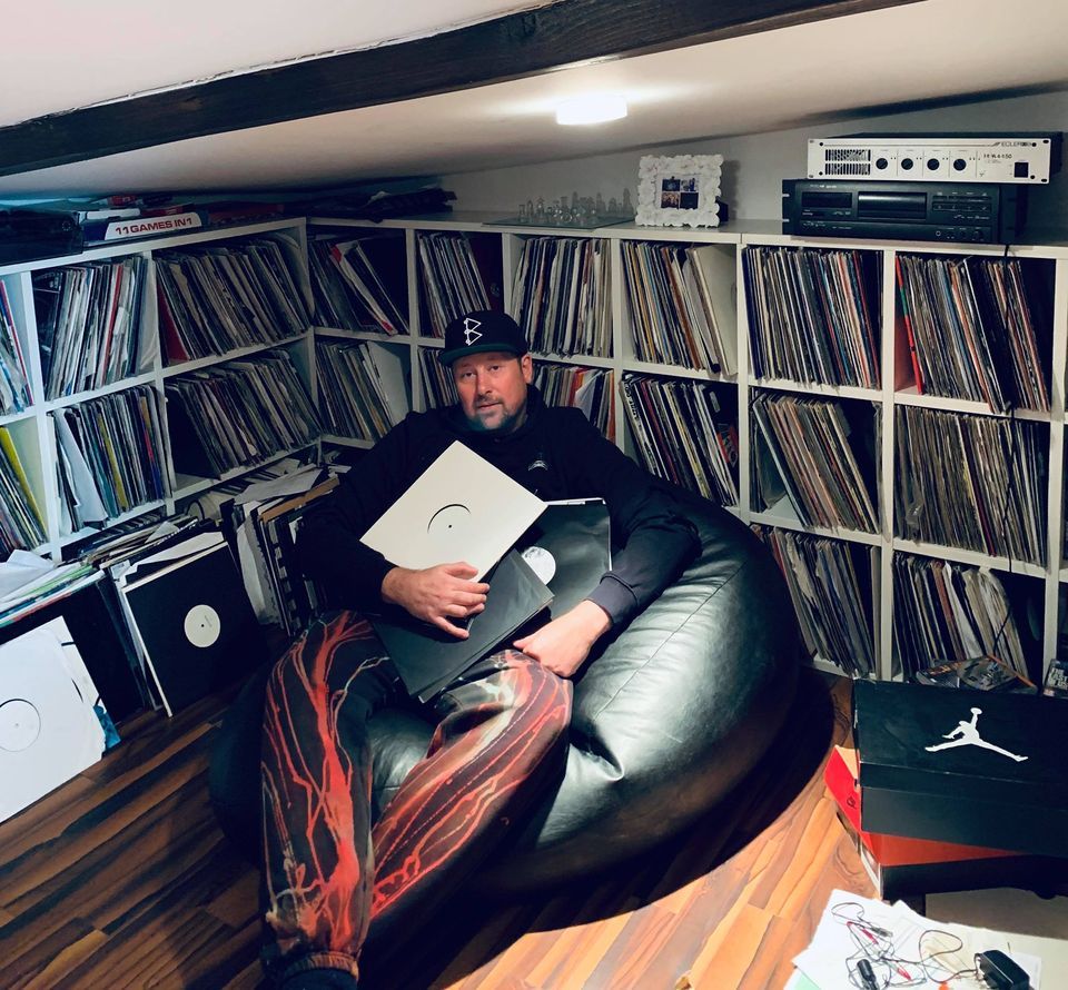 UMEK releases Intricately on 1605