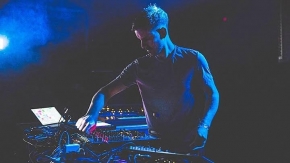 Reset Robot "Atomic Concept"