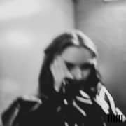 Premiere: Stina Francina "Unhinged"